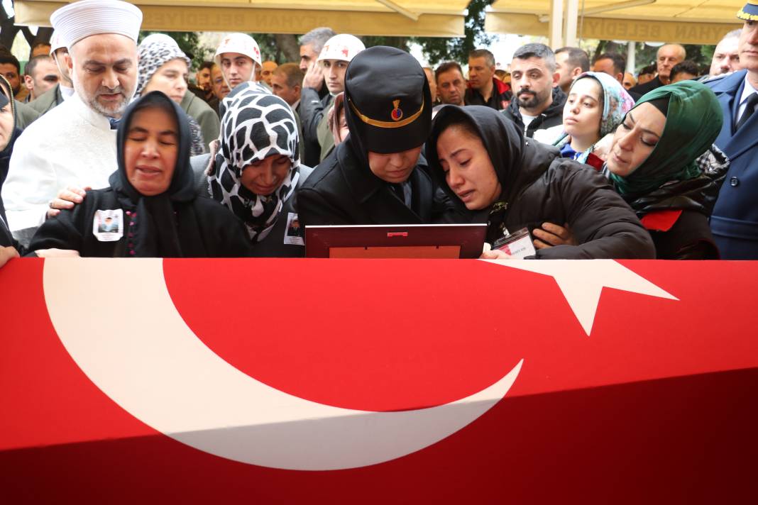 Şehit Uzman Çavuş Eren Kızıldağ'ın eşinden yürek yakan ağıt: Canım eşim, doyamadım Allah'ım 26